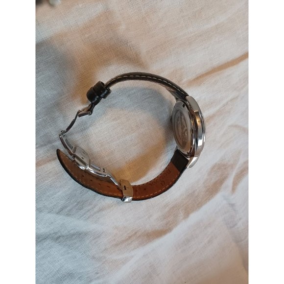 Watch - Picture 8 of 10